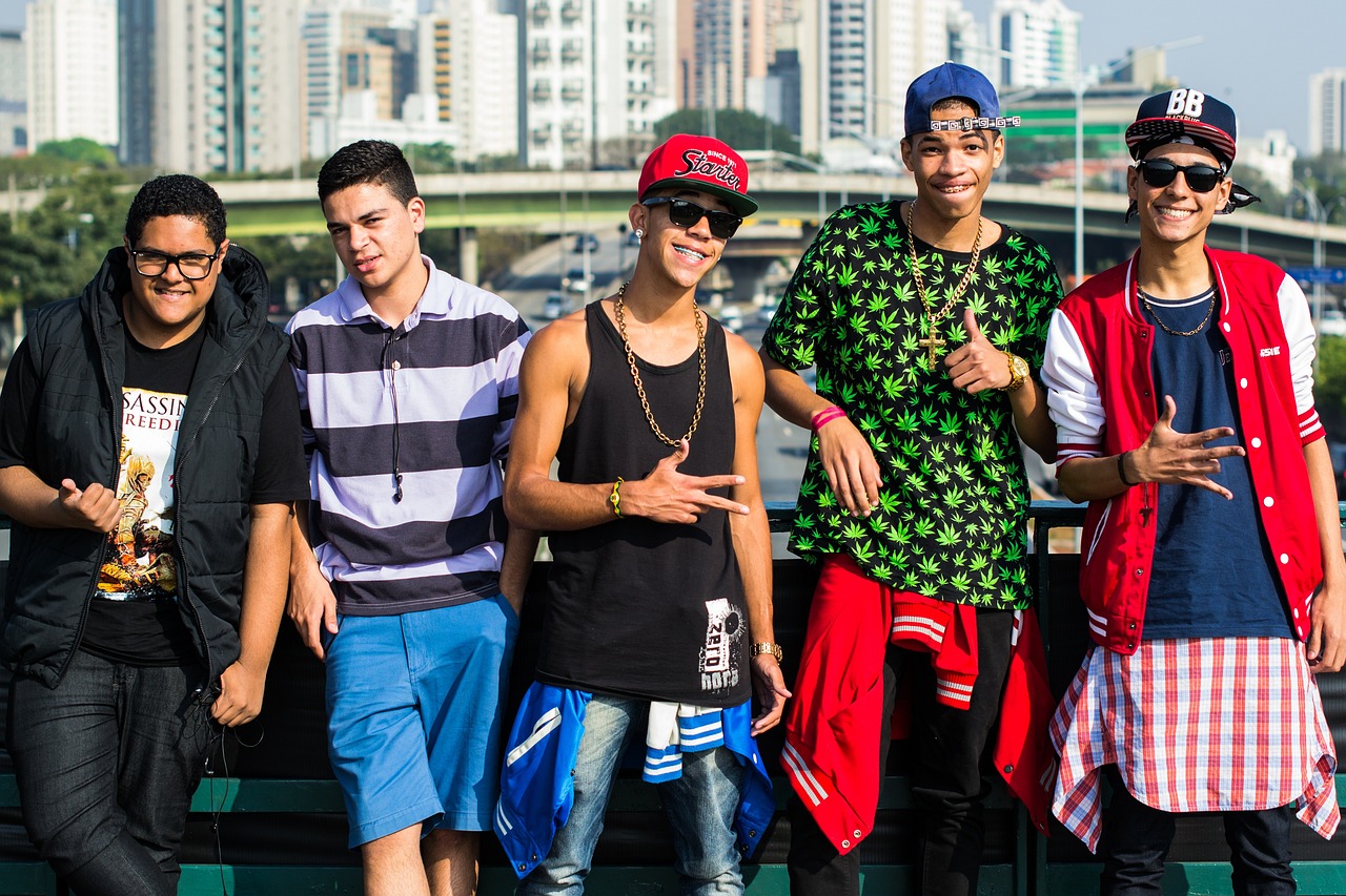 韓頭像最新最潮森系風(fēng)格，時(shí)尚與自然的完美融合風(fēng)采展露頭角