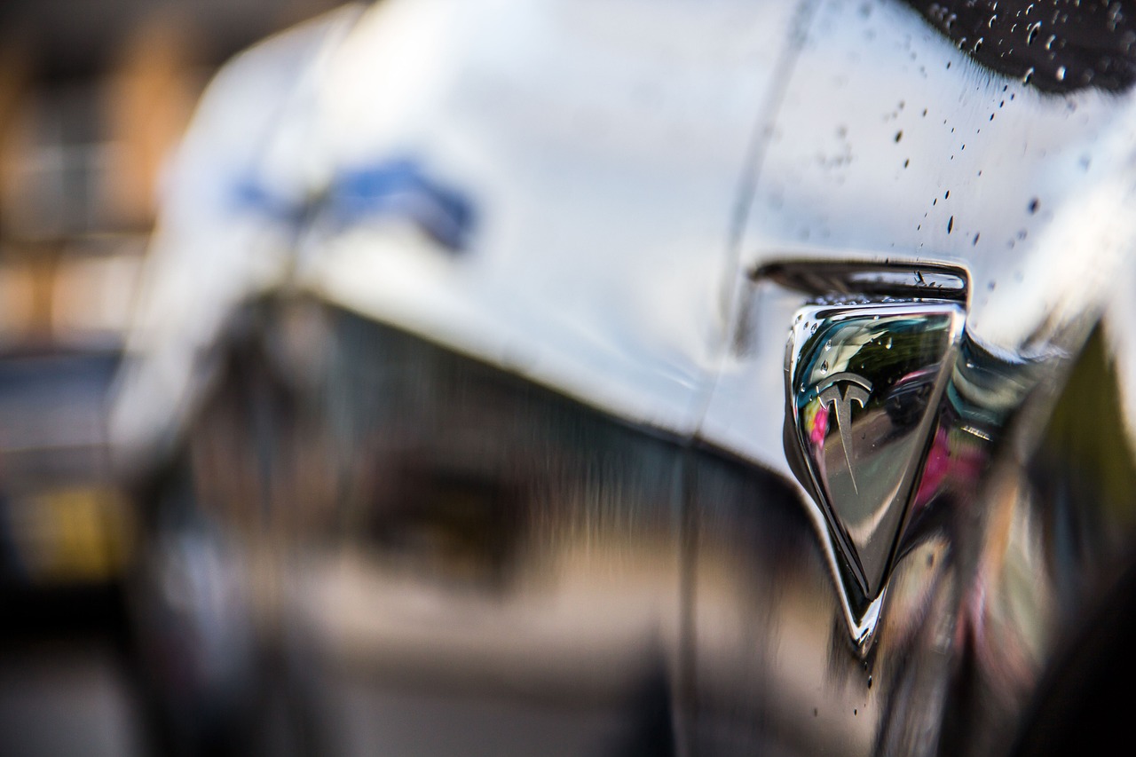 特斯拉汽車2022最新款價(jià)格出爐，樹立電動(dòng)汽車市場新標(biāo)桿