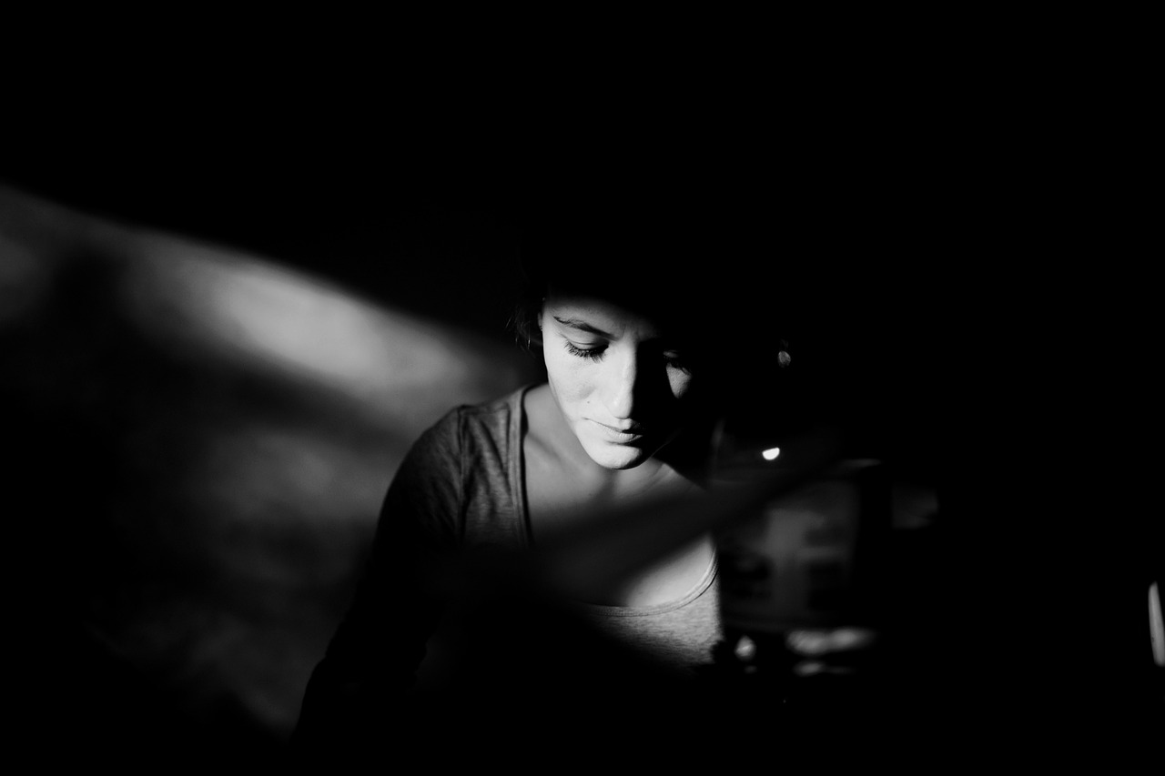 鄭爽楊洋最新動態(tài)曝光，星光依舊閃耀，情感流轉引人關注