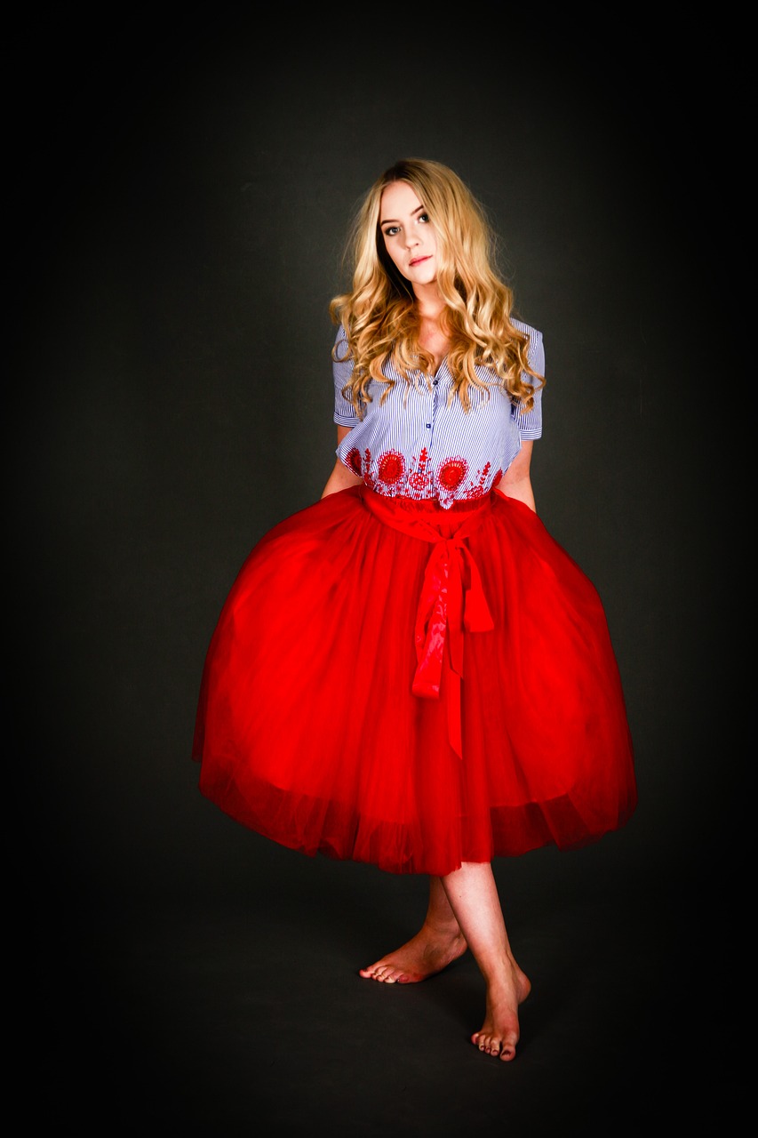 云夢(mèng)靚坊女裝最新款型，時(shí)尚品質(zhì)完美融合的魅力之選