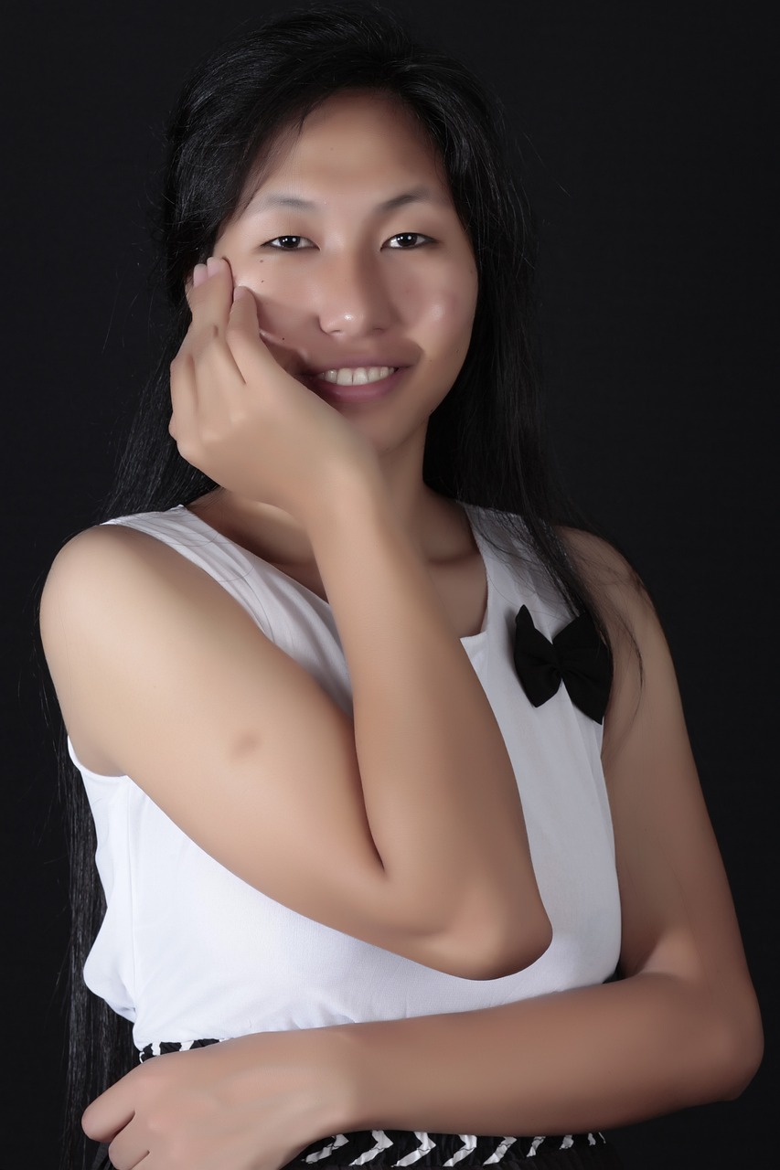 古麗娜扎短發(fā)造型最新圖片，展現(xiàn)時尚魅力風采