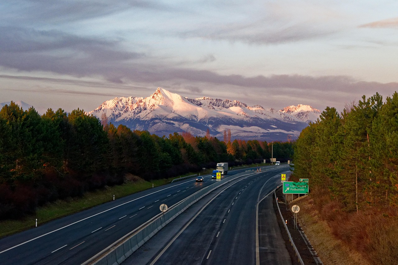 鄂爾多斯高速公路封閉最新消息，封閉情況及其影響分析