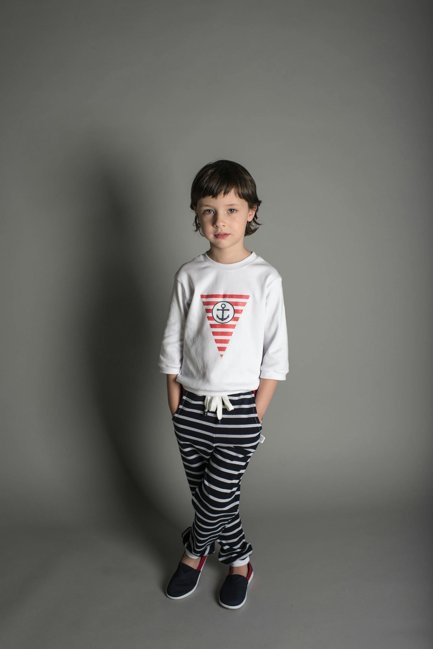 最新短發(fā)時(shí)尚潮流，個(gè)性風(fēng)格完美展現(xiàn)